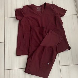 Figs small maternity scrubs